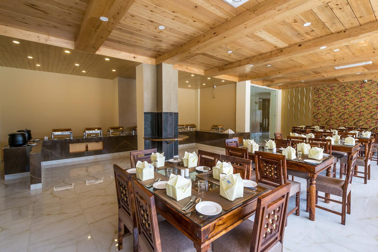 Snow Flakes Resort And Spa Centrally Heated Luxury Resort Manāli Buitenkant foto