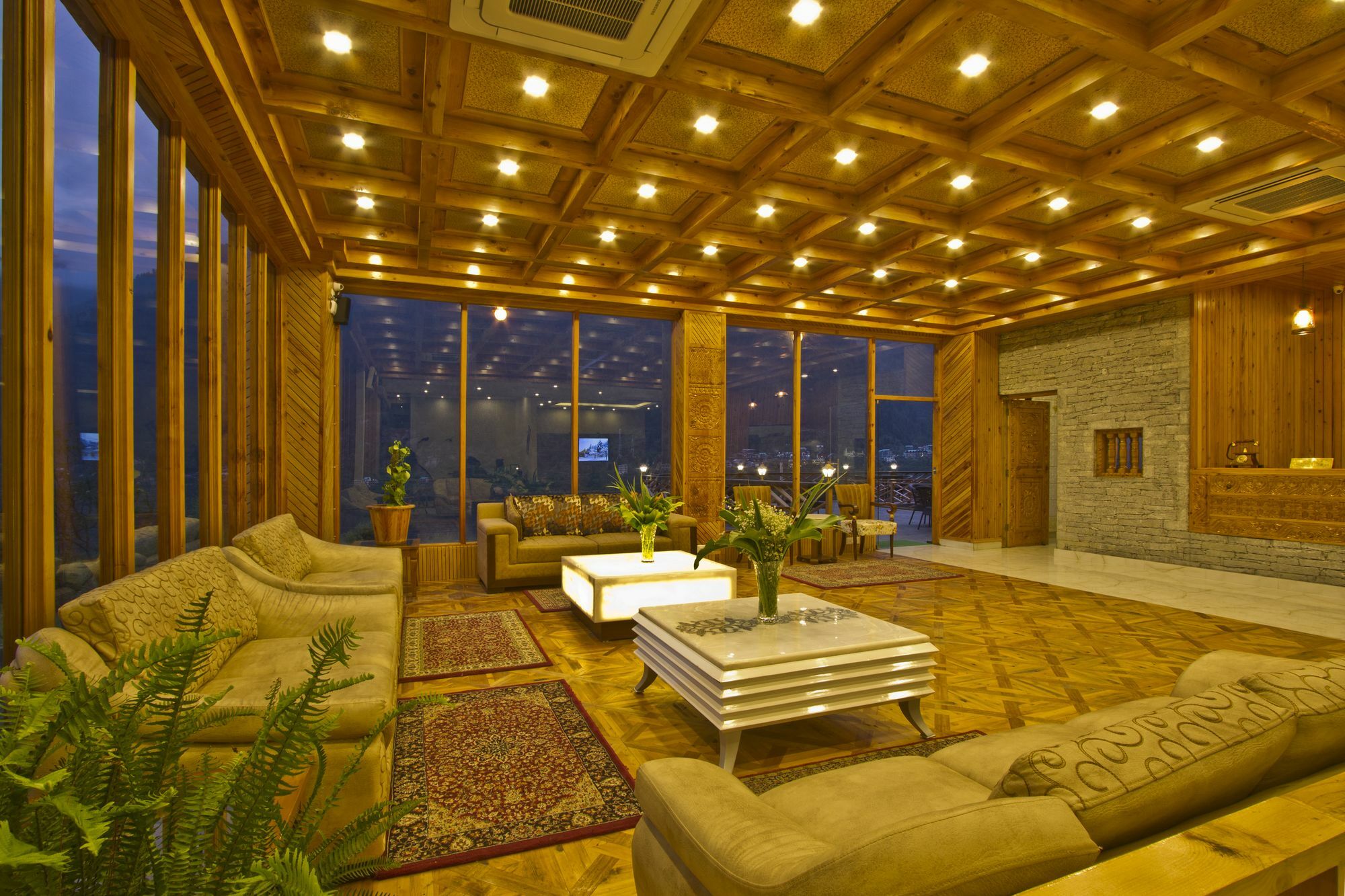 Snow Flakes Resort And Spa Centrally Heated Luxury Resort Manāli Buitenkant foto